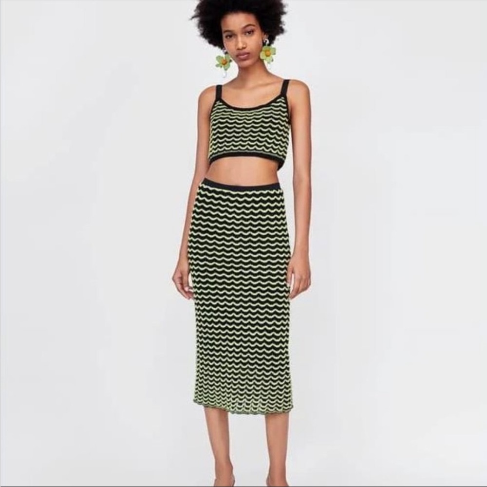 Zara Scalloped Trim Wavy Knit Yellow Black Skirt and Crop Top